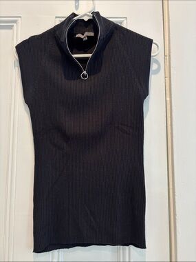 Elliott Lauren Black Ribbed Zip-Front Sleeveless Top